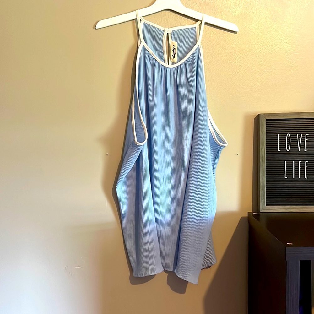 Haptics top with botton keyhole back